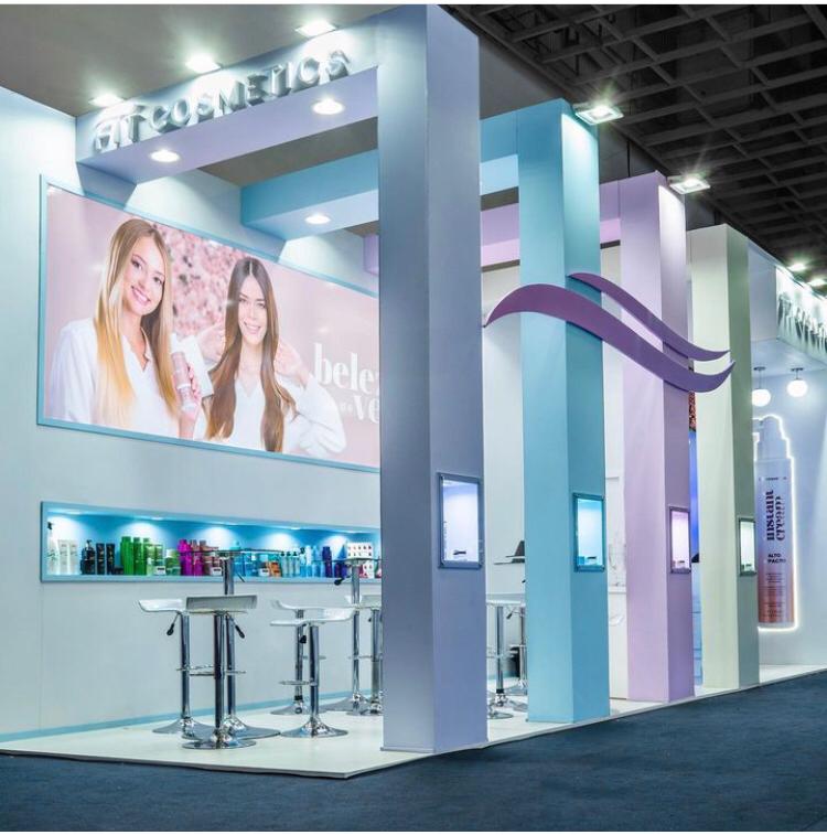Detalhe de produtos Fit Cosmetics apresentados na Beauty Fair 2023